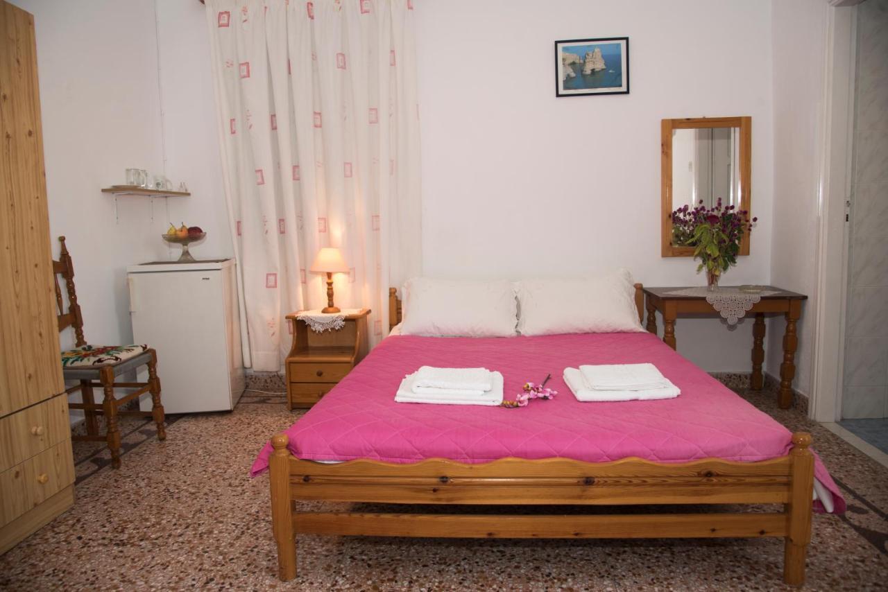 Damianos Rooms Adamantas  Buitenkant foto