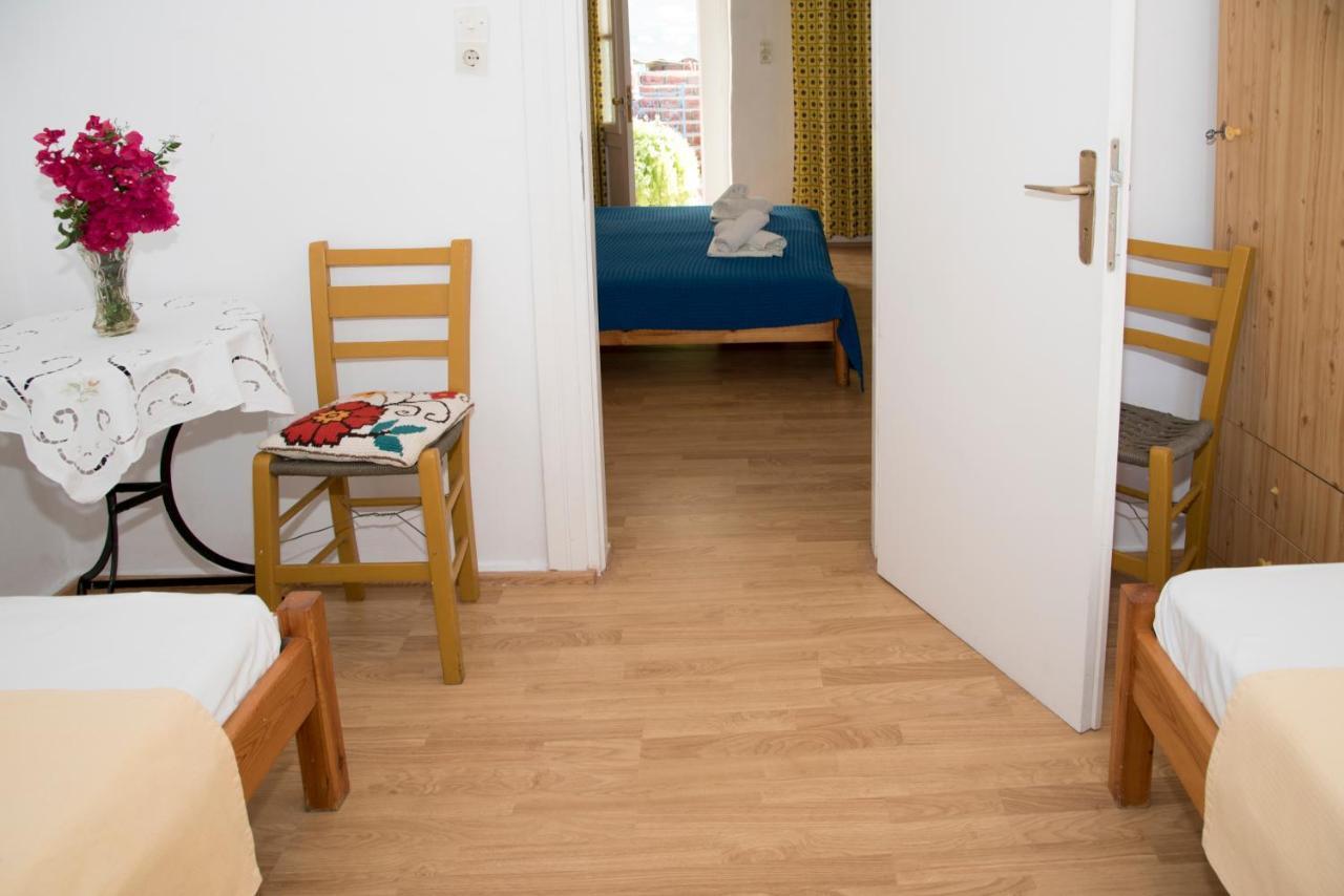 Damianos Rooms Adamantas  Buitenkant foto