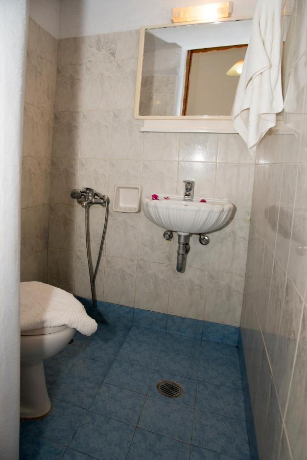 Damianos Rooms Adamantas  Buitenkant foto